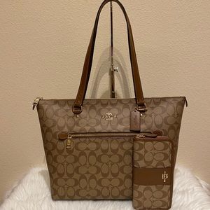 Coach purse and wallet set